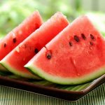 How many calories are in a 1 kg watermelon?